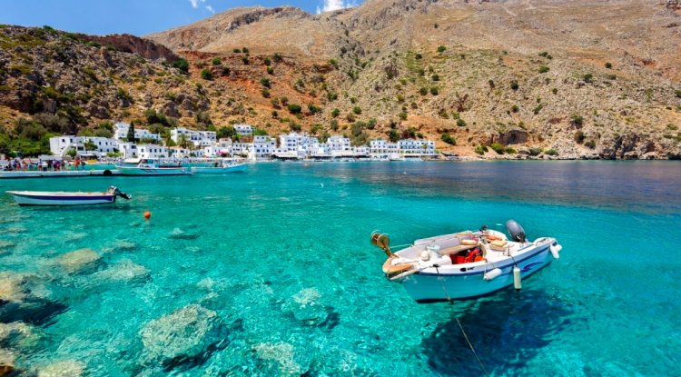 Sailing the Diverse Coasts of Crete: A Blend of Culture, Beaches, and Outdoor Adventure